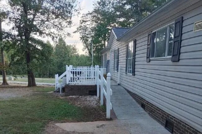 Building Photo - 8552 Jacob Fork River Rd