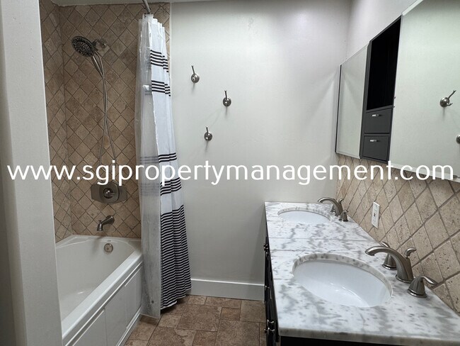 Foto del edificio - Modern 3 bedroom Scottsdale Home