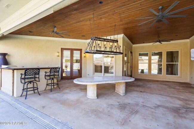 Foto del edificio - 100 Stone Creek