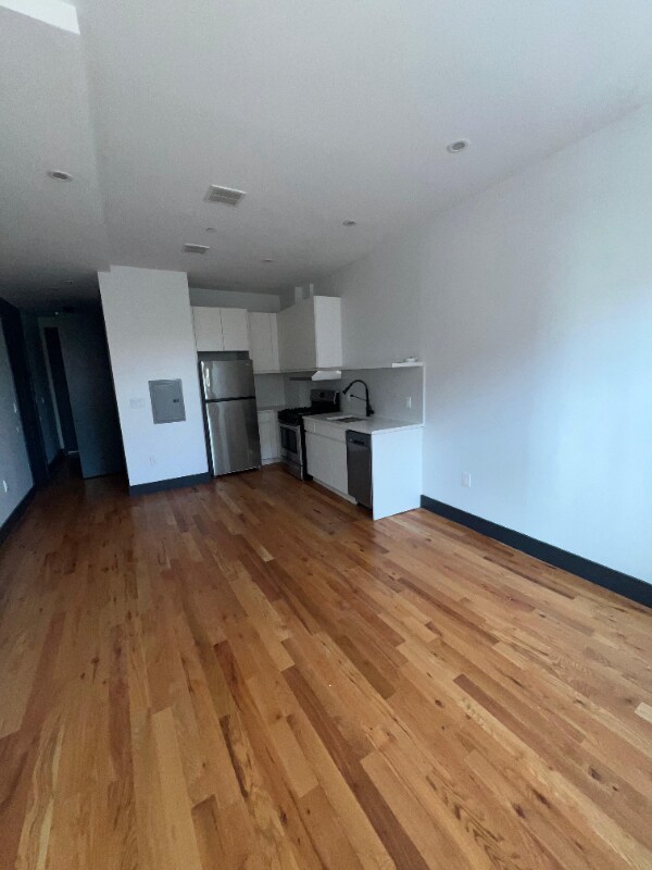 Foto del edificio - 568 Communipaw Ave