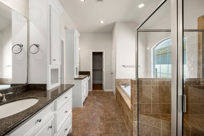 Building Photo - 1726 Stacy Falls