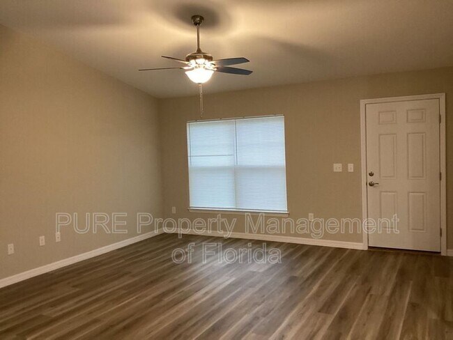 Building Photo - 8 Locust Loop Dr