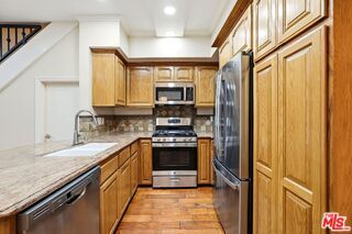 Foto del edificio - 2406 Aviation Blvd