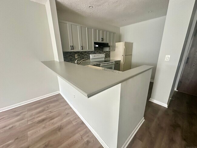 Foto del edificio - 3699 Broadbridge Ave