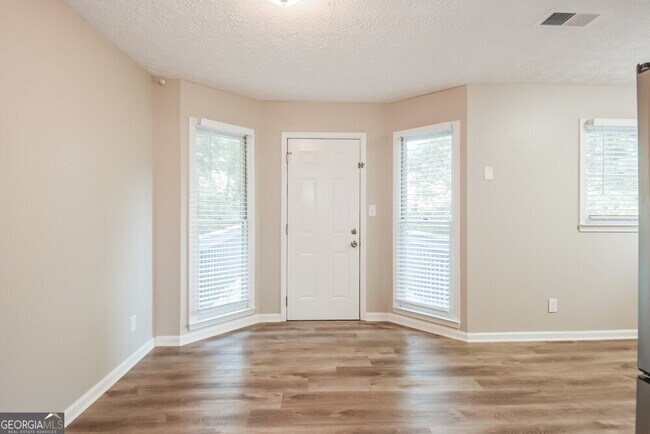 Building Photo - 40 Breckenridge Ln