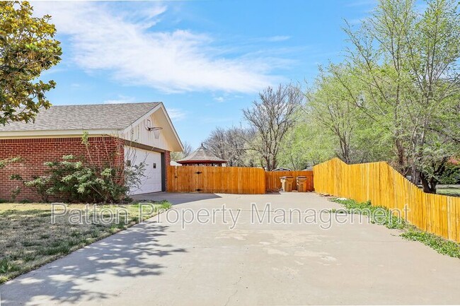 Foto del edificio - 21 Edgewood Ln