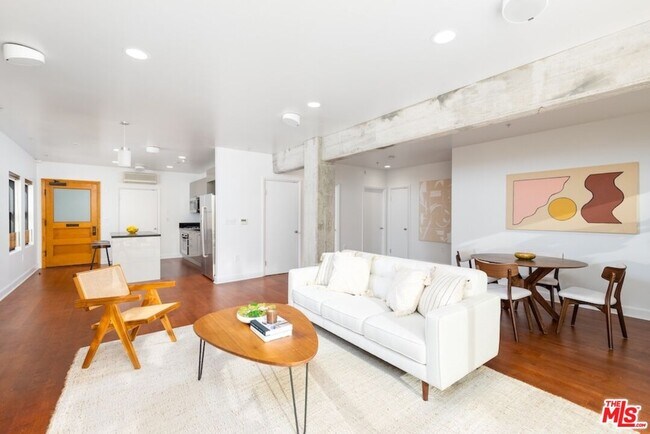 Foto del edificio - 416 S Spring St