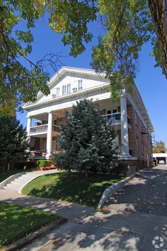 Building Photo - 653-659 E 300 S