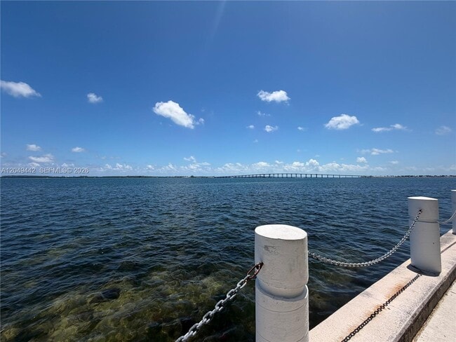 Foto del edificio - 1420 Brickell Bay Dr
