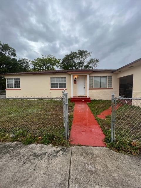 Building Photo - 2205 A E Isaacs Ave
