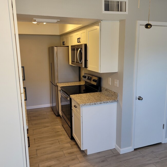 Building Photo - 286 W Palomino Dr