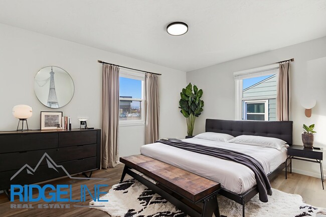 Building Photo - Immaculately Cared for Remodeled East End home