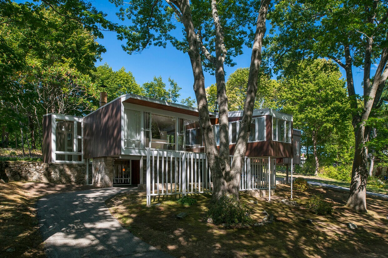 Primary Photo - 84 Stonybrook Rd