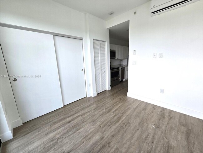 Foto del edificio - 4100 SW 64th Ave