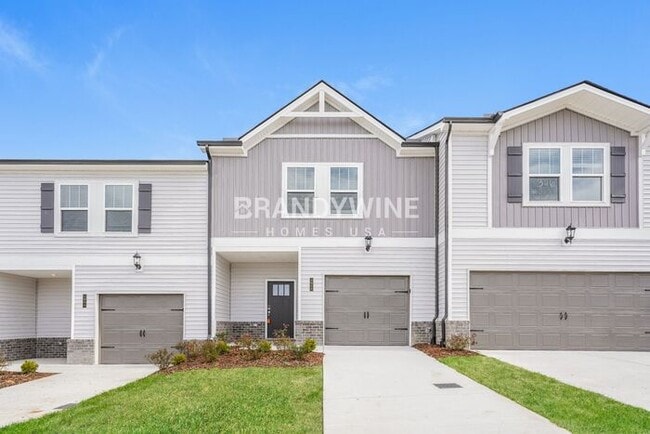 Happy New Year! Move in by 1/31 and get on... photo'