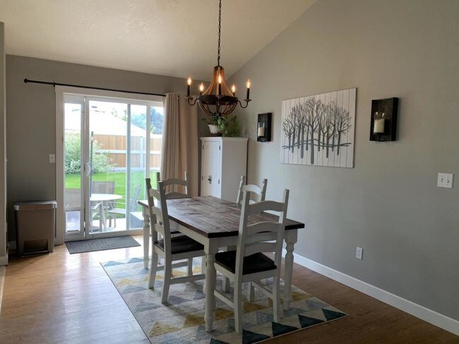 Building Photo - 2858 N Alfalfa Loop