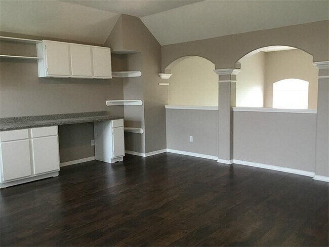 Building Photo - 22931 Palm Trail Dr