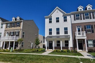 Building Photo - 4991 Franklin Cir