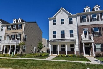 Building Photo - 4991 Franklin Cir