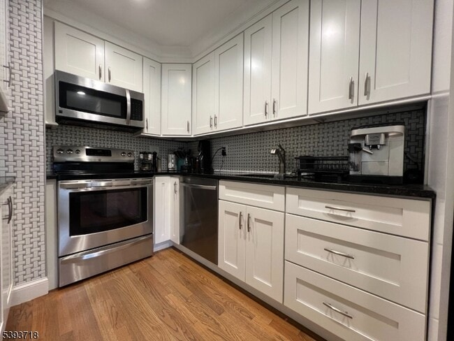 Foto del edificio - 9 Ellen Rd