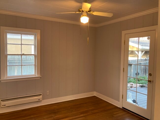 Bedroom with access to backyard - 216 Cleaves Ct
