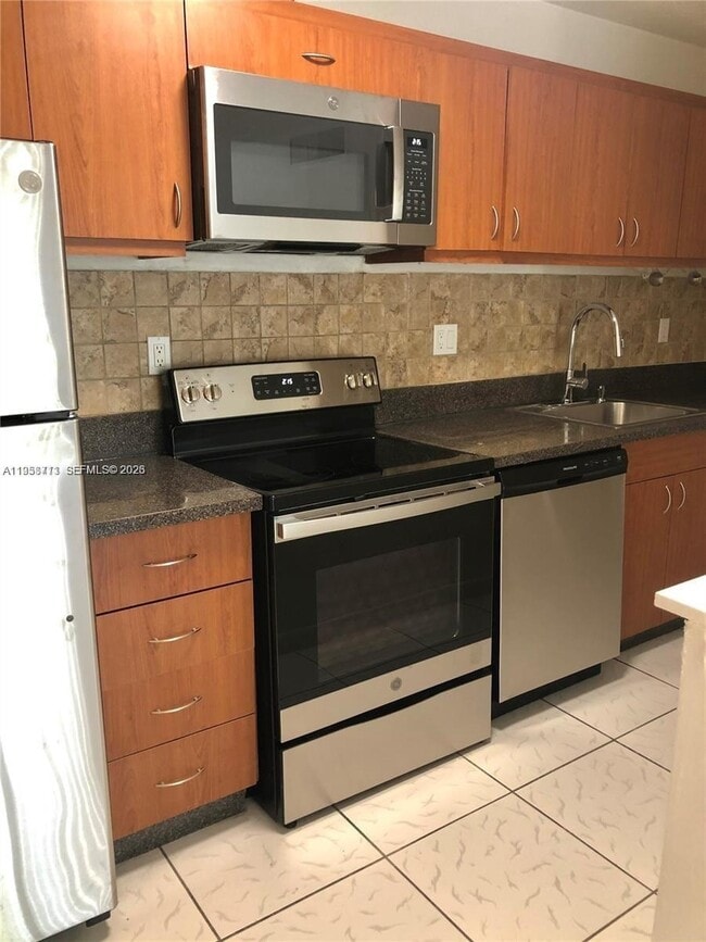 Building Photo - 4150 NW 79th Ave