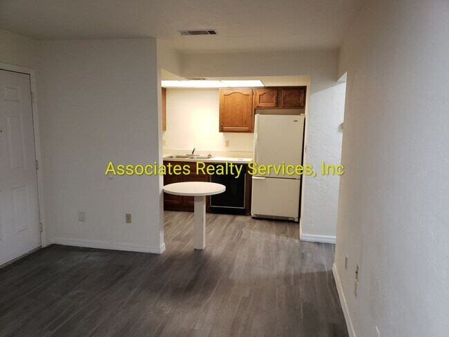 Foto del edificio - Creek Side Villas, 1 Bedroom featuring a FIREPLACE & DOUBLE BALCONY