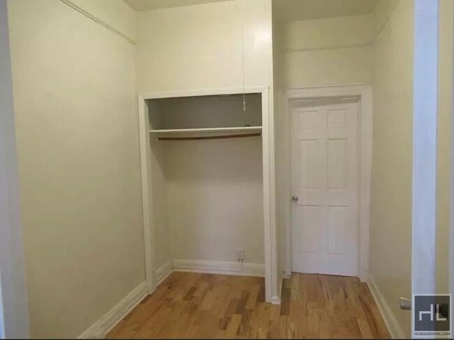 Building Photo - BRIGHT, SPACIOUS NO FEE CROWN HEIGHTS 2BR!!!