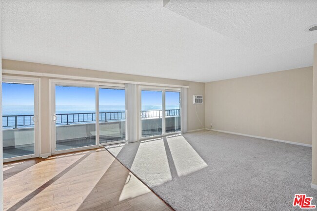 Foto del edificio - 18000 Coastline Dr