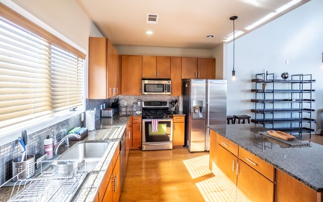 Foto del edificio - 1702 South Lamar Boulevard, Unit 10