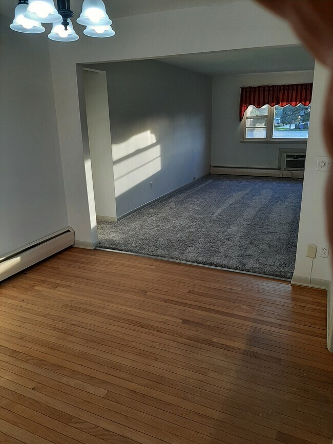 Living area, Dining room - 17 S Kershaw St
