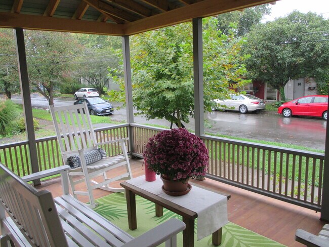 Building Photo - 411 2nd St