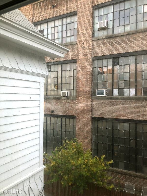 Building Photo - 147 Smith Ave