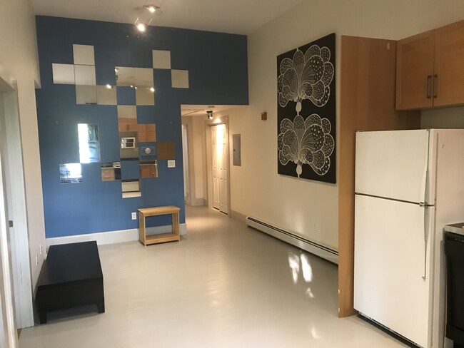 Building Photo - 178 Main St