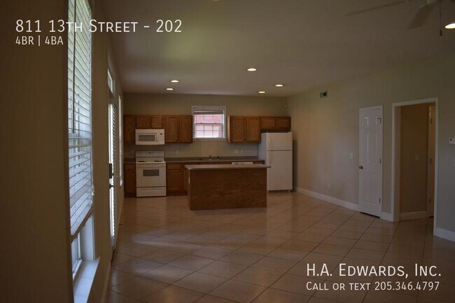 Foto del edificio - 811 13th St