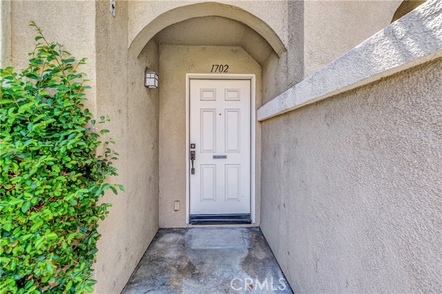 Building Photo - 1702 Crescent Oak