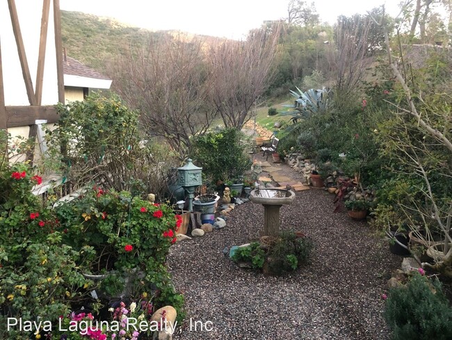 Building Photo - 4 br, 3 bath House - 28061 Modjeska Grade Rd