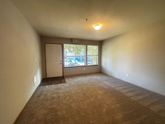 Building Photo - Your Home is Waiting!