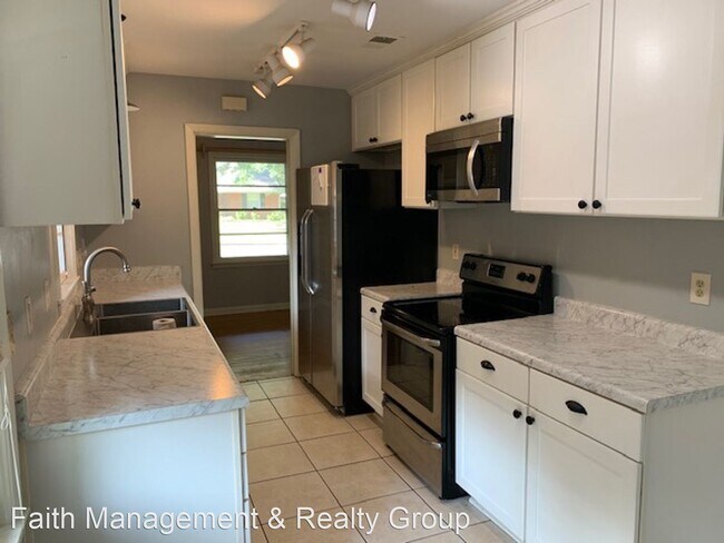 Building Photo - 3 br, 1.5 bath House - 4792 Dee Rd