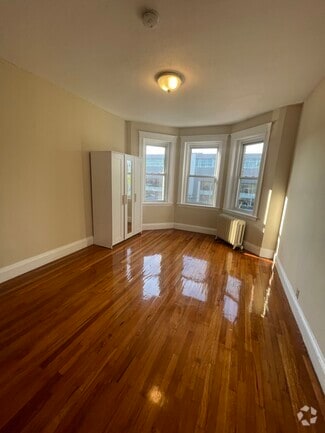 Building Photo - 1111 Boylston St