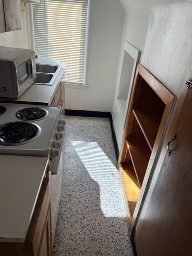 Foto del edificio - 7 Bedroom located Downtown Ann Arbor