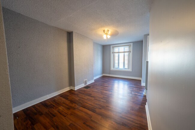 Building Photo - New price now showing!