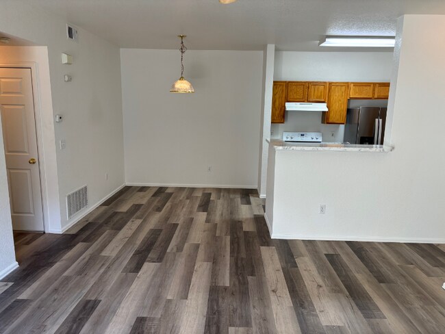 Building Photo - 912 S Yampa St