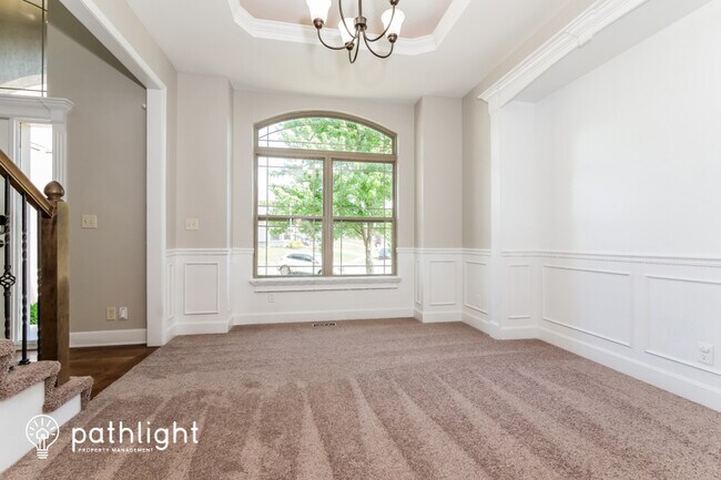 Building Photo - 305 Mulberry Drive