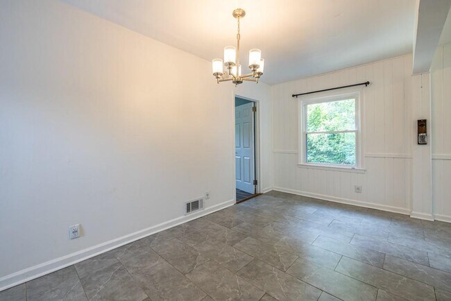 Foto del edificio - 3146 Bluebird Ln