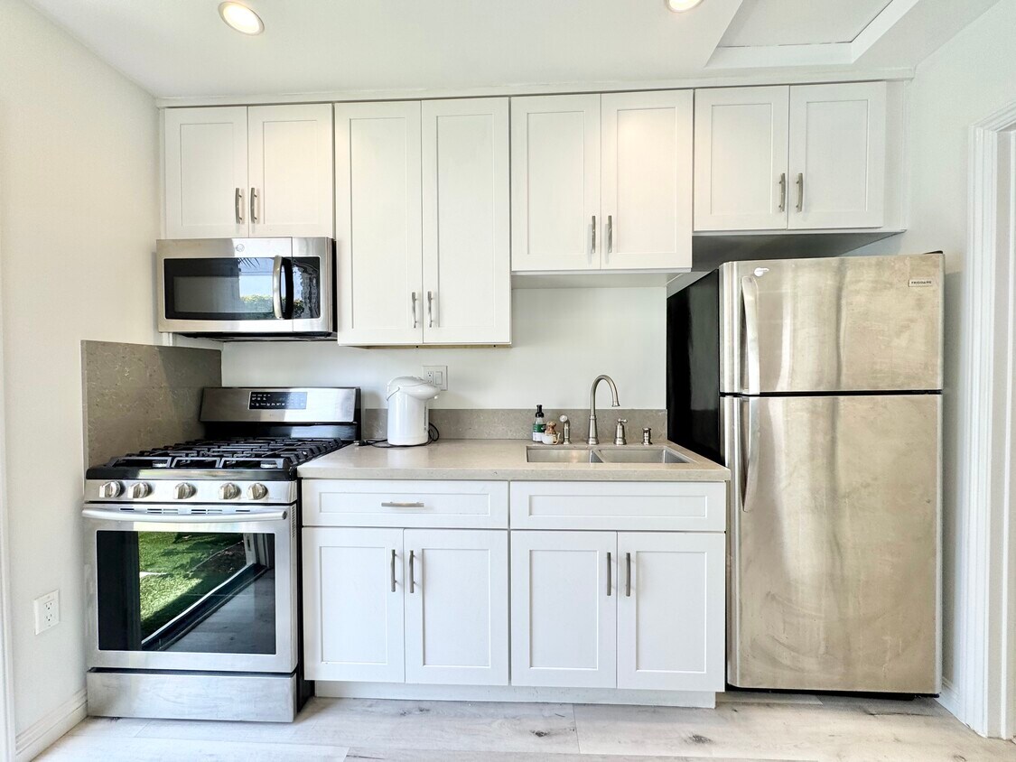Foto principal - 418-420 S Citrus Ave