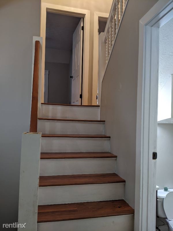 Foto del edificio - 3 br, 1.5 bath House - 23 N. Sycamore St.