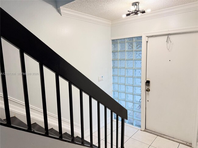 Foto del edificio - 6817 SW 40th St
