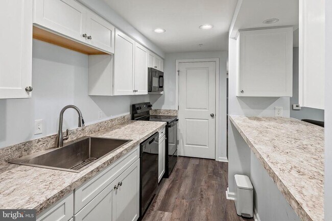 Foto del edificio - 6335 Greenfield Rd