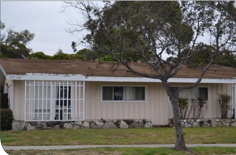 Primary Photo - 732-746 Sidonia Ave